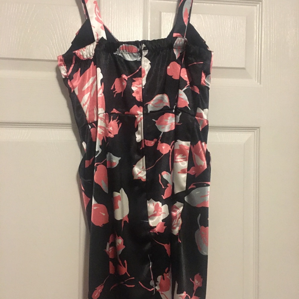 Cocktail dress with pockets!